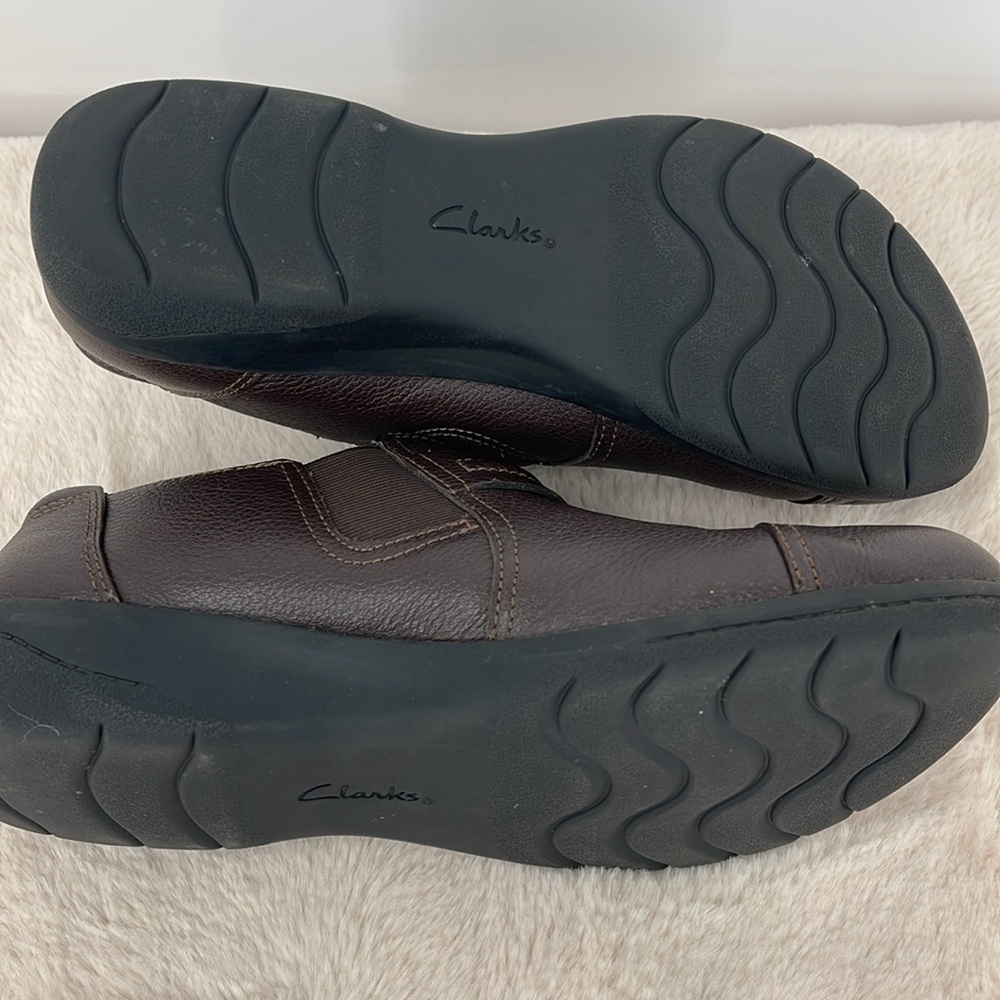 Clarks Womens size 8 Brown Leather Slip on Shoes - Picture 9 of 9